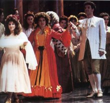 W. A. Mozart. Le nozze di Figaro. Scene e costumi di Egisto Marcucci. Teatro Regio di Torino. stagione lirica 1988-89